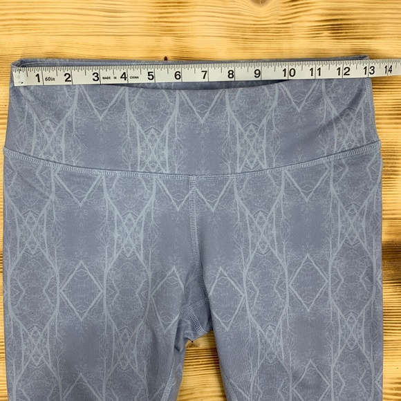 Alo Yoga Airbrush Tree Sky Lace Leggings Sz XS - Picture 9 of 11